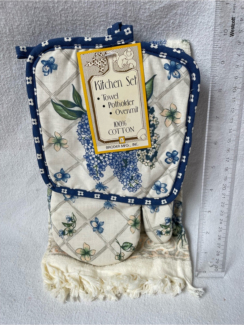 Broder Mfg. Floral Blue Cotton Kitchen Set - Towel, Potholder & Oven Mitt